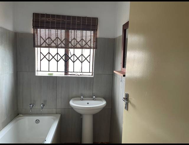 3 BEDROOM FREEHOLD FOR SALE IN SOSHANGUVE VV